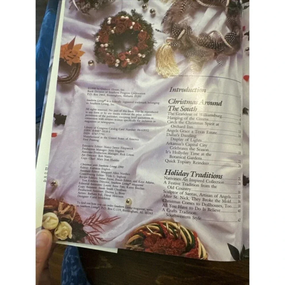 Vintage Christmas with Southern Living 1990 Oxmoor House Staff